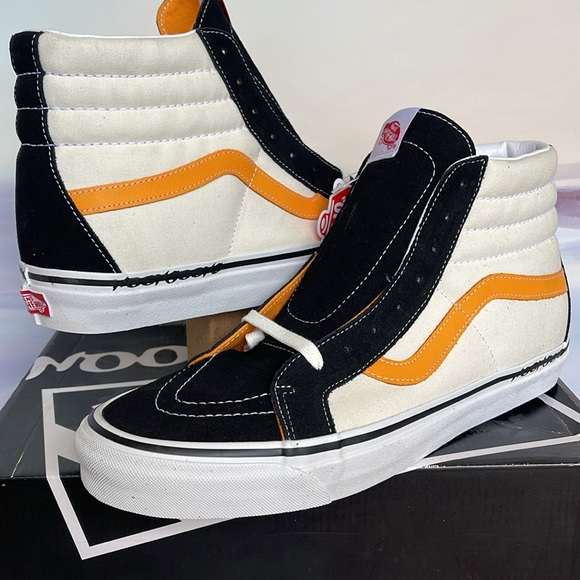 Vans Men’s Sk8-Hi 38 Dx
Noon Goons Black/Yellow/White 
VN0A5KRI05N
Sneakers - Picture 8 of 16